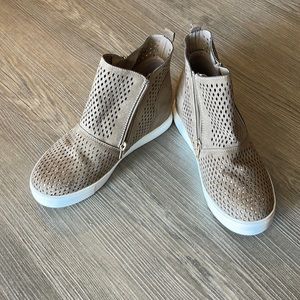 Sophie17 Girls Wedge Bootie, Sz 4